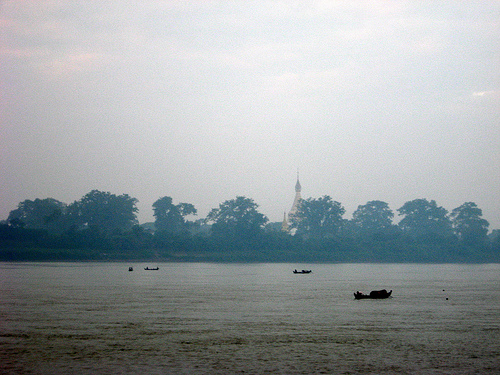 Мьянма (Бирма). Вниз по Ирравади. Мандалай - Баган